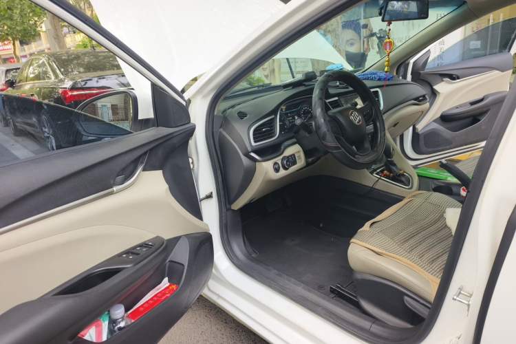 Used Buick GT 2016 15N Automatic Elite Edition Driver Seat