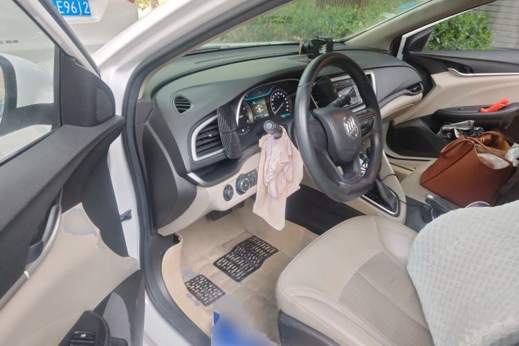 Used Buick GT 2016 15N Automatic Elite Edition Driver Seat