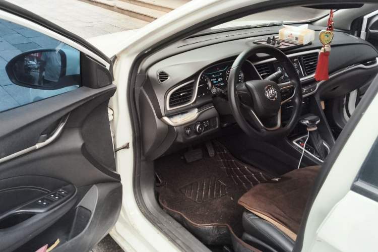 Used Buick GT 2016 15N Automatic Luxury Edition Driver Seat