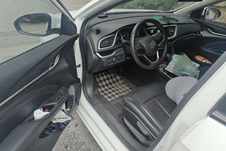 Used Buick GT 2016 15N Automatic Luxury Edition Driver Seat