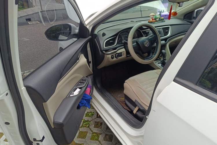 Used Buick GT 2016 15N Automatic Elite Edition Driver Seat