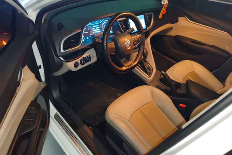 Used Buick GT 2016 15N Automatic Elite Edition Driver Seat