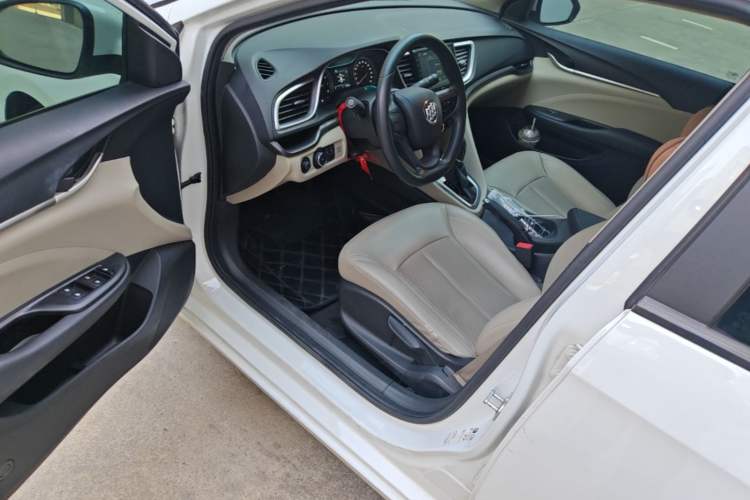 Used Buick GT 2016 15N Automatic Elite Edition Driver Seat