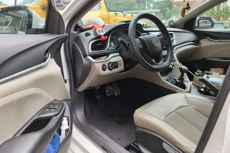 Used Buick GT 2016 15N Manual Elite Edition Driver Seat