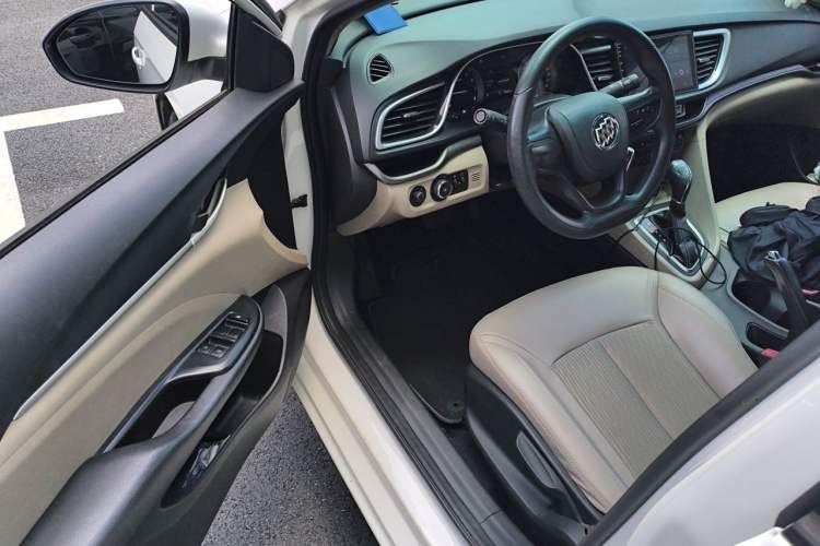 Used Buick GT 2016 15N Automatic Elite Edition Driver Seat