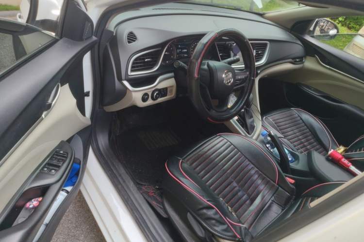 Used Buick GT 2016 15N Automatic Elite Edition Driver Seat
