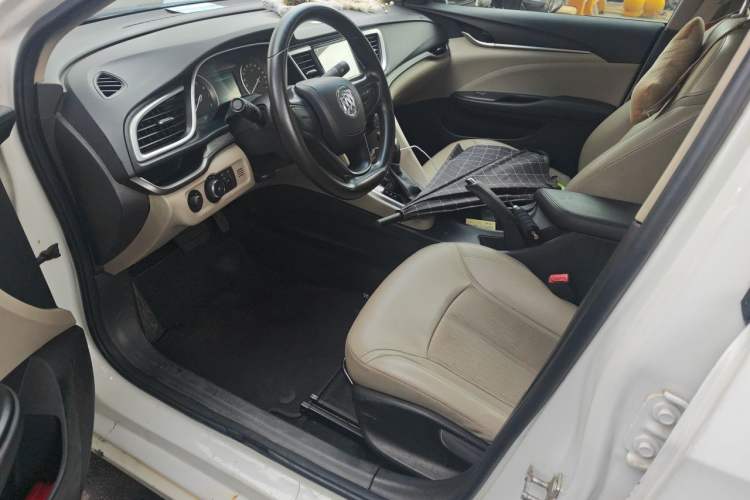 Used Buick GT 2016 15N Automatic Elite Edition Driver Seat
