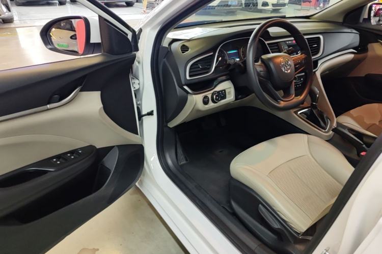 Used Buick GT 2016 15N Automatic Elite Edition Driver Seat