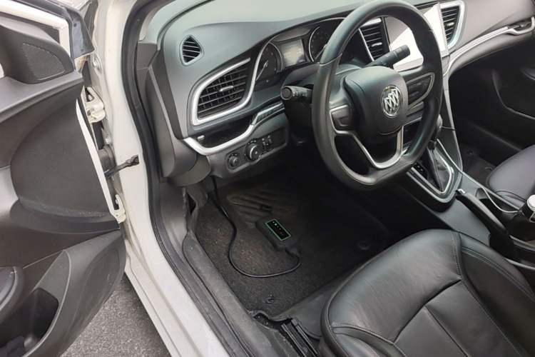 Used Buick GT 2016 15N Automatic Luxury Edition Driver Seat