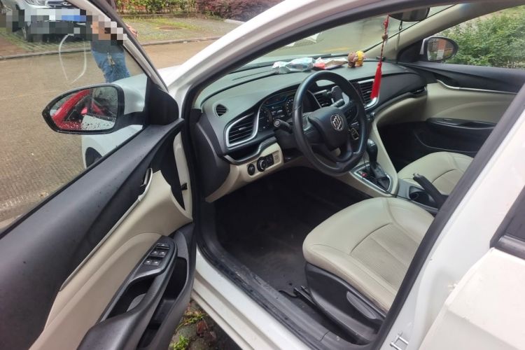 Used Buick GT 2016 15N Automatic Elite Edition Driver Seat