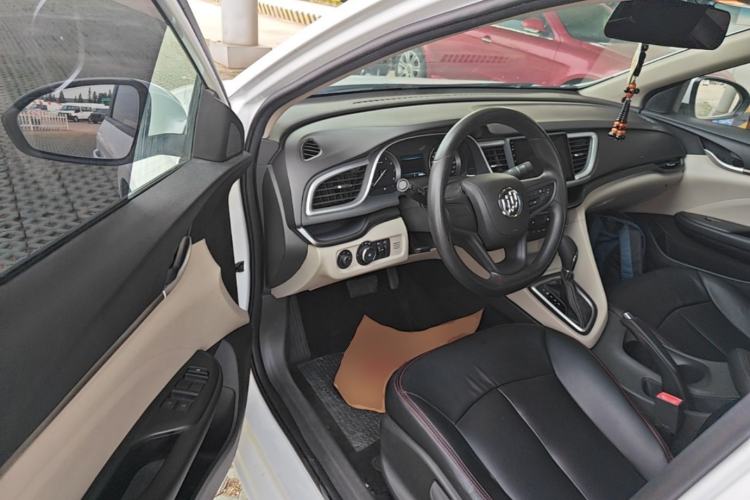 Used Buick GT 2016 15N Automatic Elite Edition Driver Seat