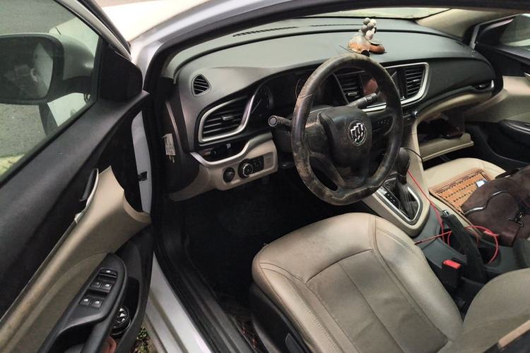 Used Buick GT 2016 15N Automatic Elite Edition Driver Seat