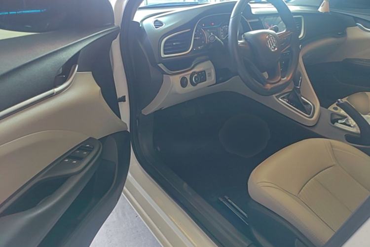 Used Buick GT 2016 15N Automatic Elite Edition Driver Seat