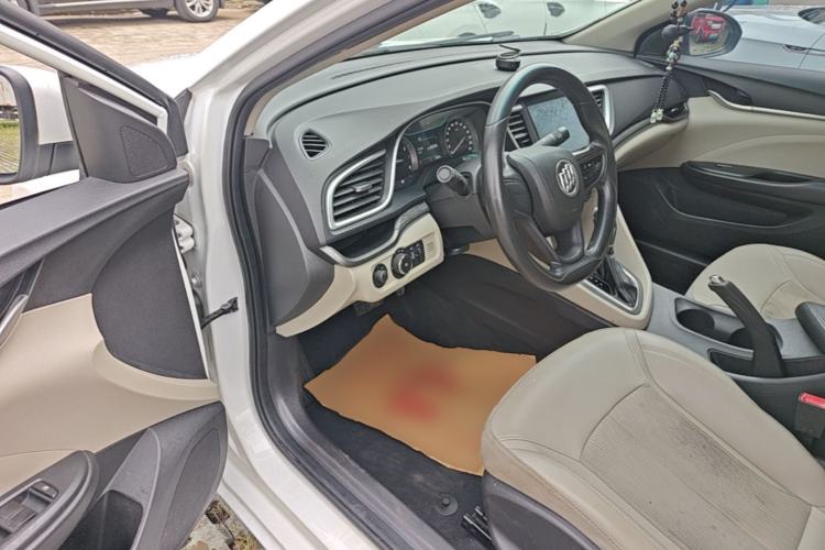 Used Buick GT 2016 15N Automatic Elite Edition Driver Seat