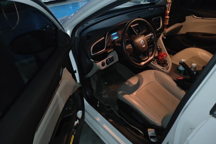 Used Buick GT 2016 15N Automatic Elite Edition Driver Seat
