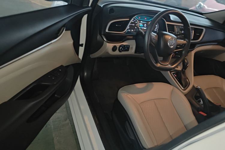 Used Buick GT 2016 15N Automatic Elite Edition Driver Seat