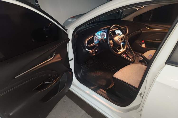 Used Buick GT 2016 15N Automatic Luxury Edition Driver Seat
