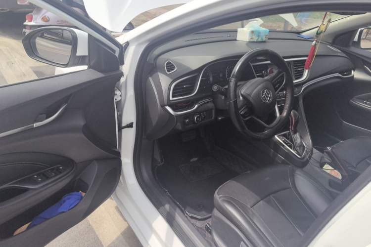 Used Buick GT 2016 15N Automatic Elite Edition Driver Seat