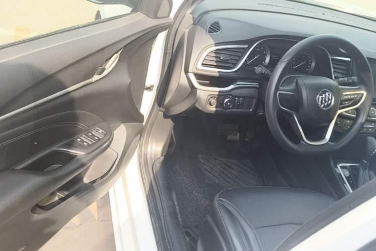 Used Buick GT 2016 15N Automatic Luxury Edition Driver Seat