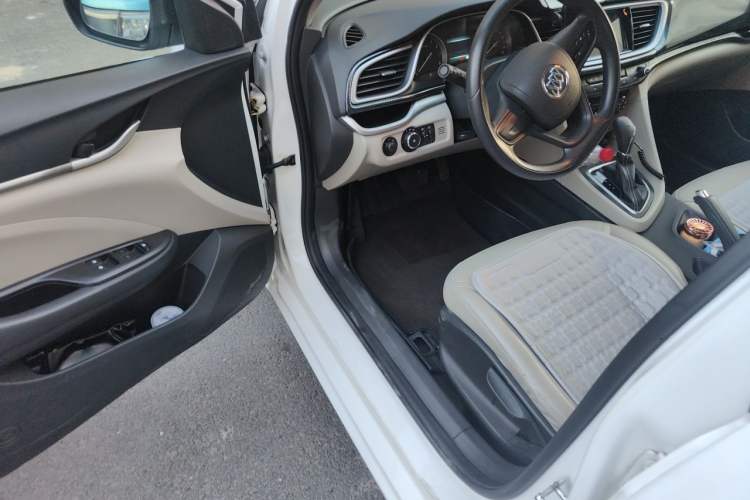 Used Buick GT 2016 15N Automatic Elite Edition Driver Seat