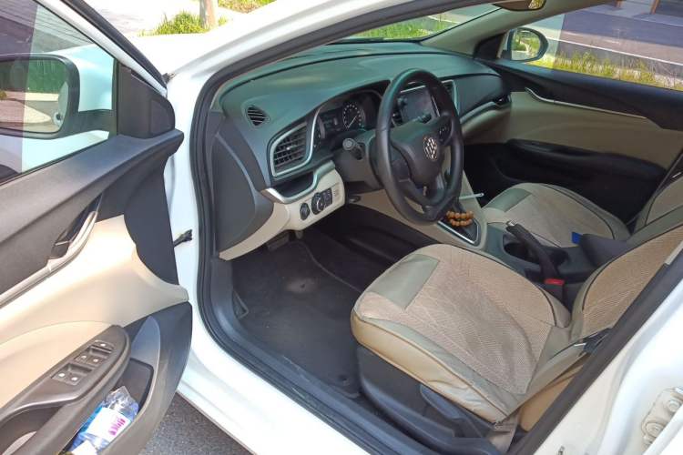 Used Buick GT 2016 15N Automatic Elite Edition Driver Seat