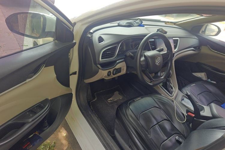 Used Buick GT 2016 15N Automatic Elite Edition Driver Seat