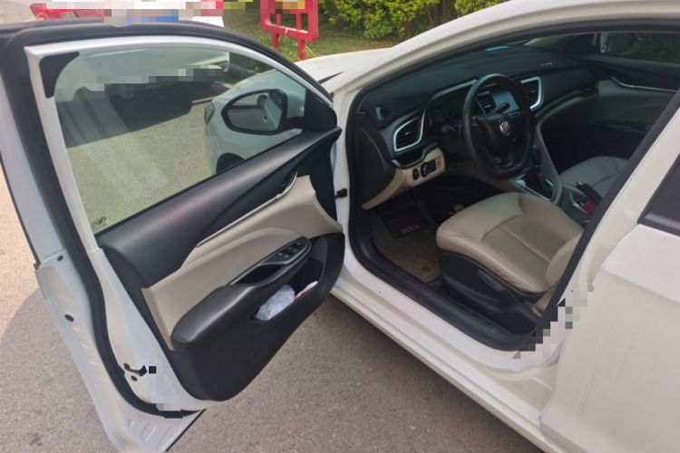 Used Buick GT 2016 15N Automatic Elite Edition Driver Seat
