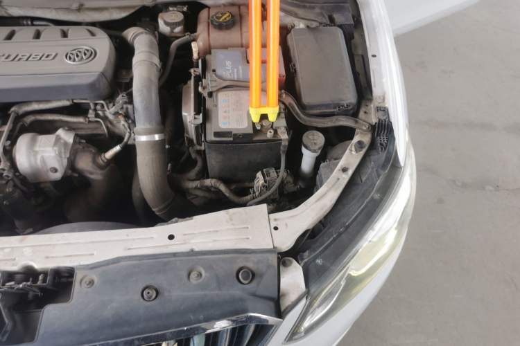 Used Buick GT 2016 18T Dual-Clutch Luxury Model Engine Bay Left