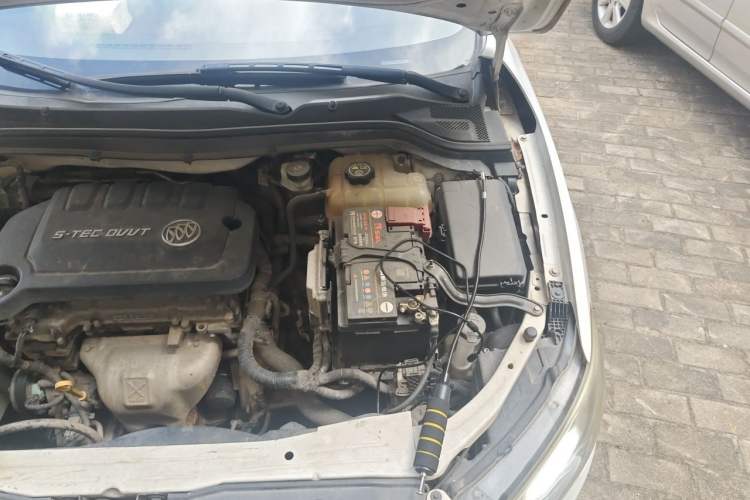 Used Buick GT 2016 15N Manual Elite Edition Engine Bay Left