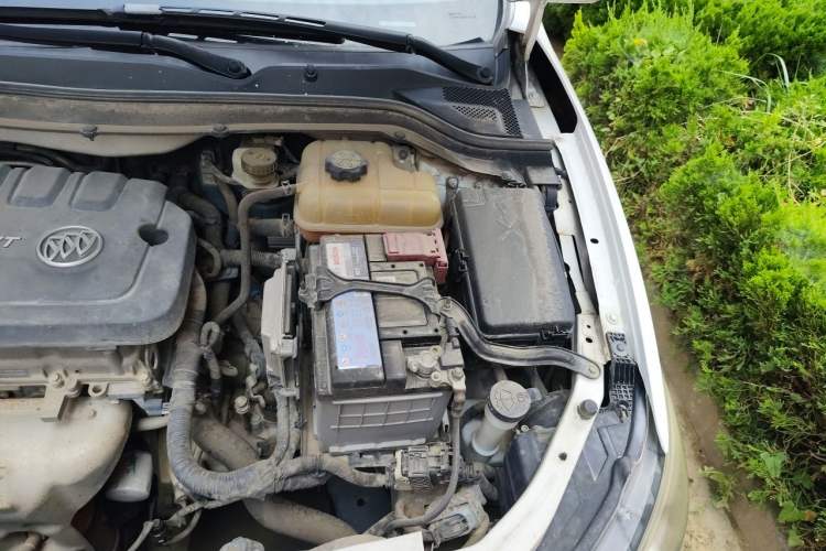 Used Buick GT 2016 15N Manual Elite Edition Engine Bay Left