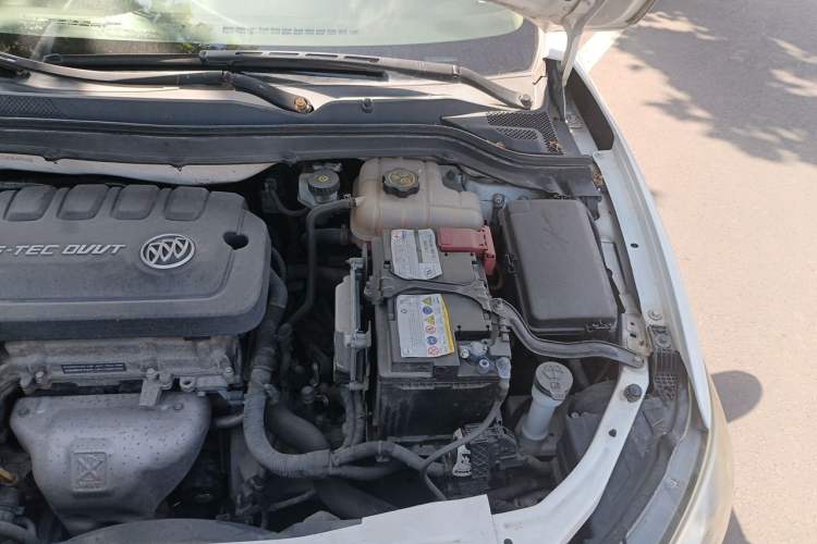 Used Buick GT 2016 15N Manual Elite Edition Engine Bay Left