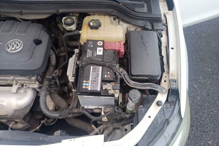 Used Buick GT 2016 15N Manual Luxury Version Engine Bay Left