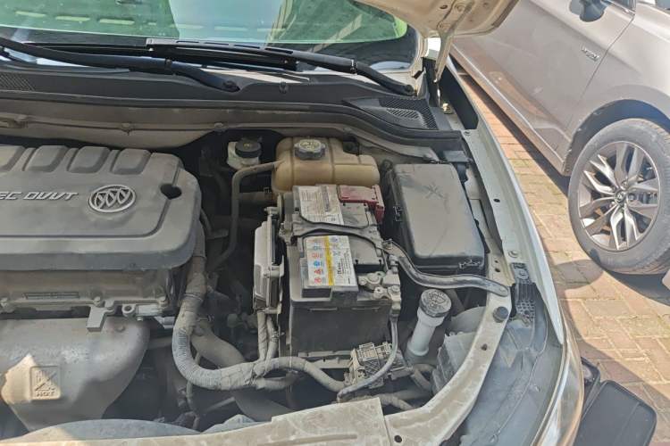 Used Buick GT 2016 15N Manual Elite Edition Engine Bay Left