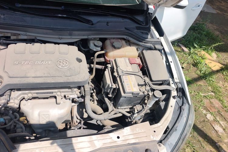 Used Buick GT 2016 15N Manual Elite Edition Engine Bay Left