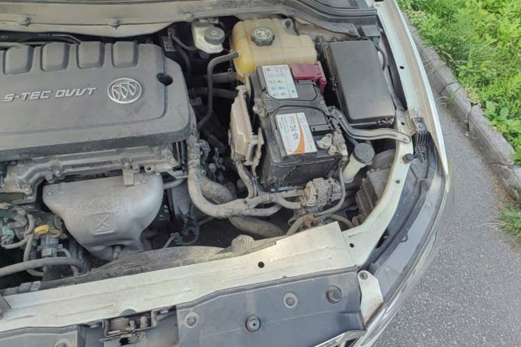 Used Buick GT 2016 15N Manual Elite Edition Engine Bay Left