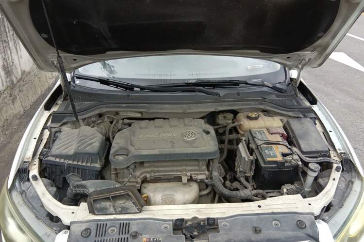 Used Buick GT 2016 15N Manual Entry-Level Trim Engine Bay