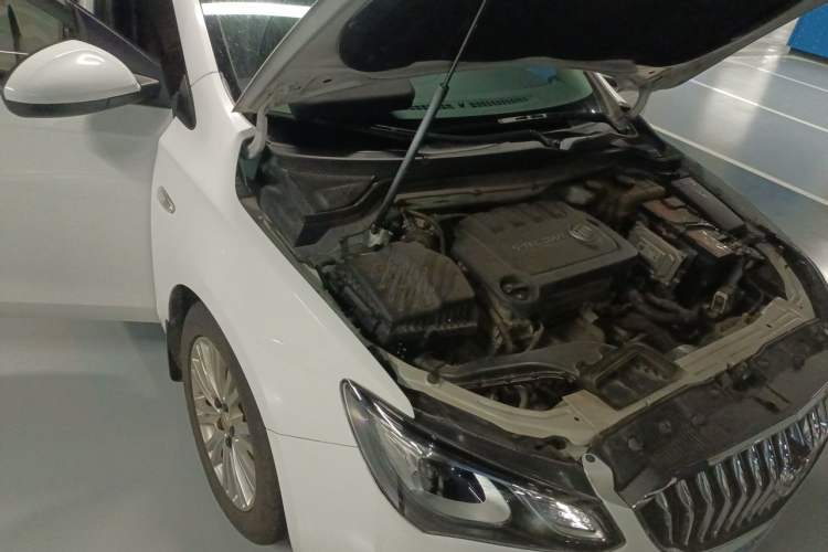 Used Buick GT 2016 15N Automatic Luxury Edition Engine Bay Right