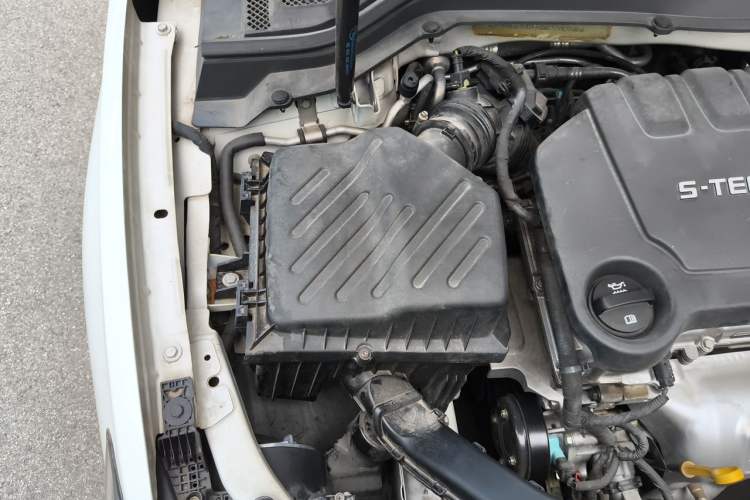 Used Buick GT 2016 15N Automatic Luxury Edition Engine Bay Right