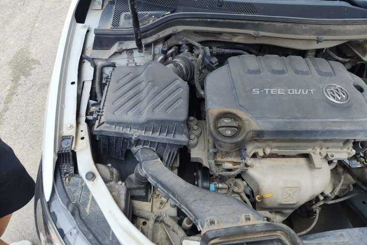 Used Buick GT 2016 15N Manual Elite Edition Engine Bay Right