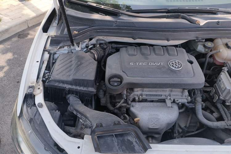 Used Buick GT 2016 15N Manual Elite Edition Engine Bay Right
