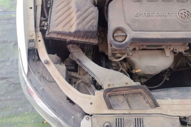Used Buick GT 2016 15N Manual Elite Edition Engine Bay Right