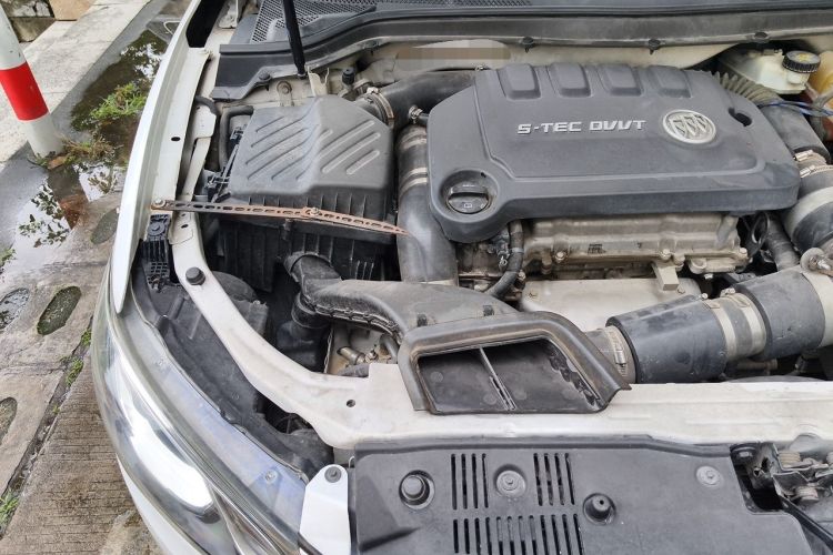 Used Buick GT 2016 15N Manual Elite Edition Engine Bay Right