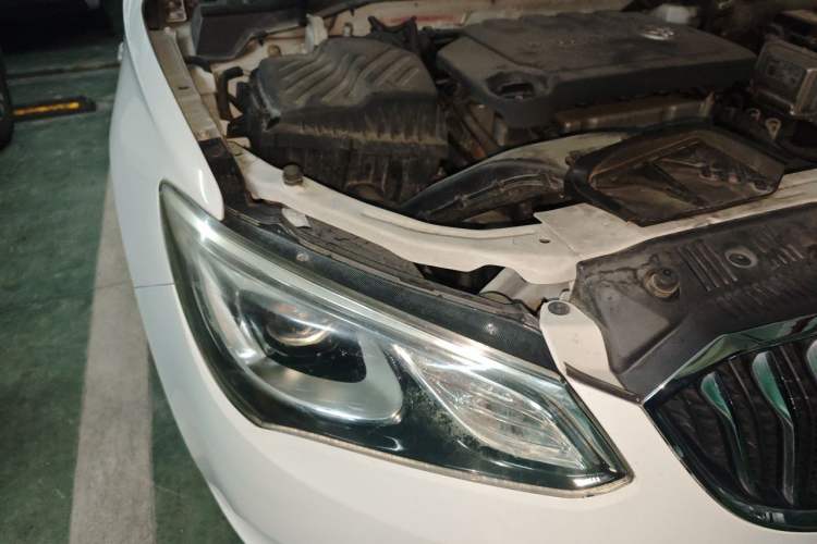 Used Buick GT 2016 15N Automatic Elite Edition Engine Bay Right