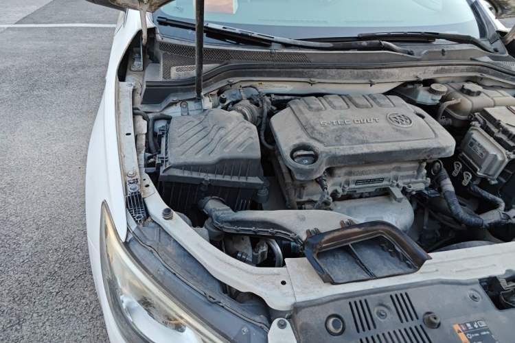 Used Buick GT 2016 15N Manual Elite Edition Engine Bay Right