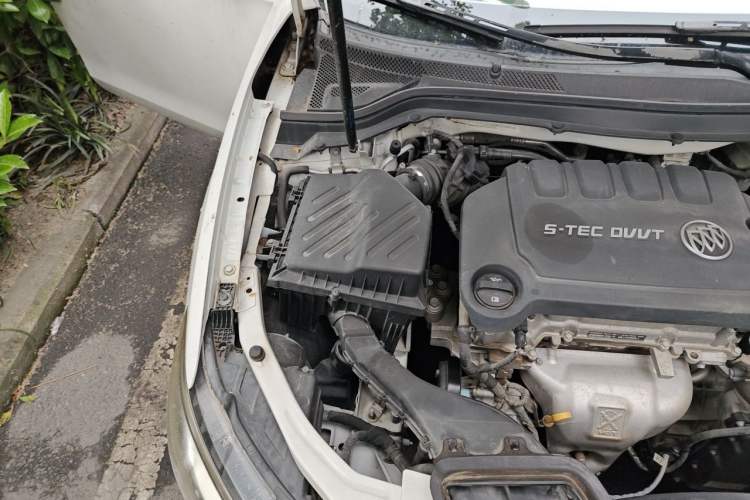 Used Buick GT 2016 15N Automatic Luxury Edition Engine Bay Right