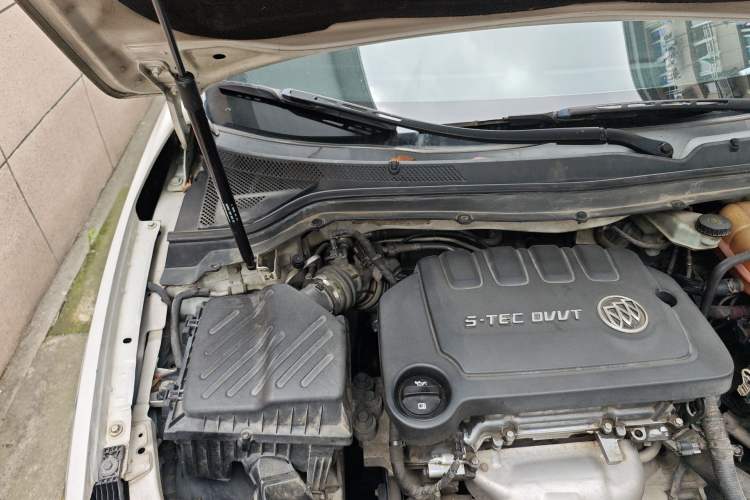 Used Buick GT 2016 15N Manual Elite Edition Engine Bay Right