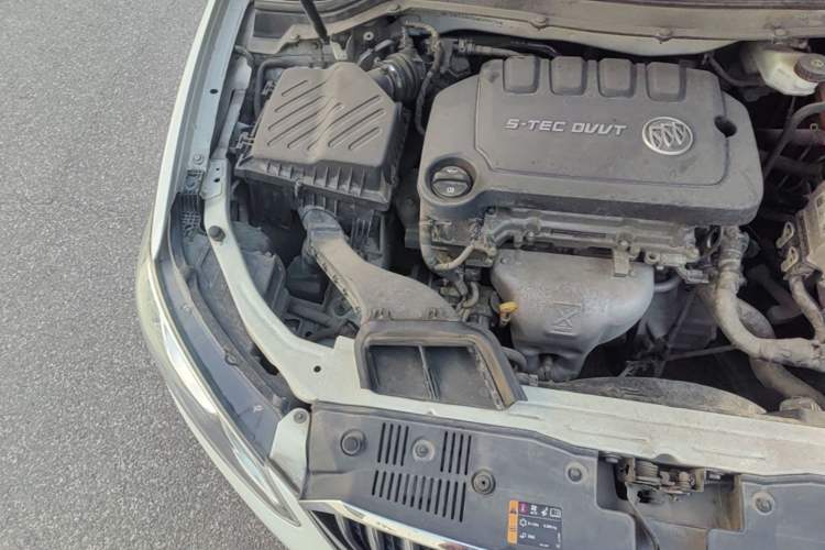Used Buick GT 2016 15N Manual Elite Edition Engine Bay Right