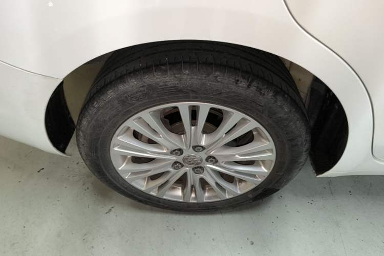 Used Buick GT 2016 15N Automatic Elite Edition Exterior 5