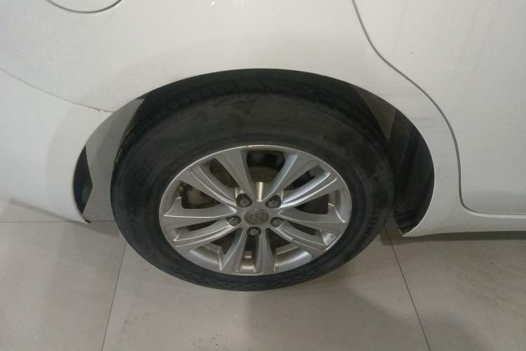 Used Buick GT 2016 15N Automatic Entry-Level Trim Exterior 5