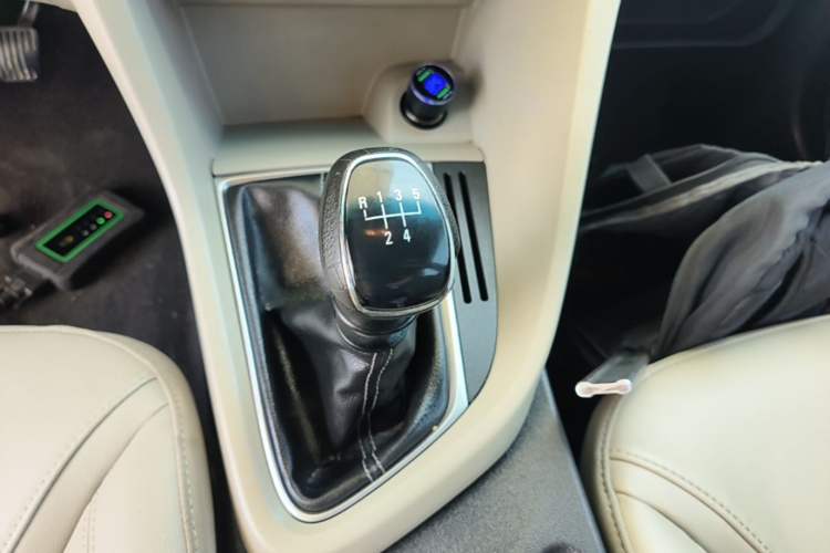 Used Buick GT 2016 15N Manual Elite Edition Gear Lever
